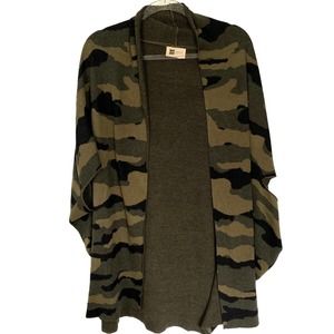 Look by M New York‎ Open Front Batwing Camouflage Cardigan OSFA